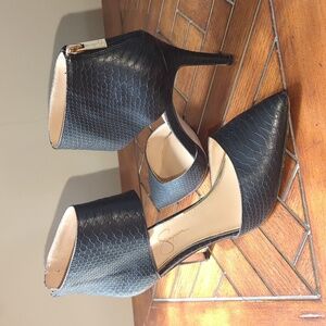 Jessica Simpson high heels black